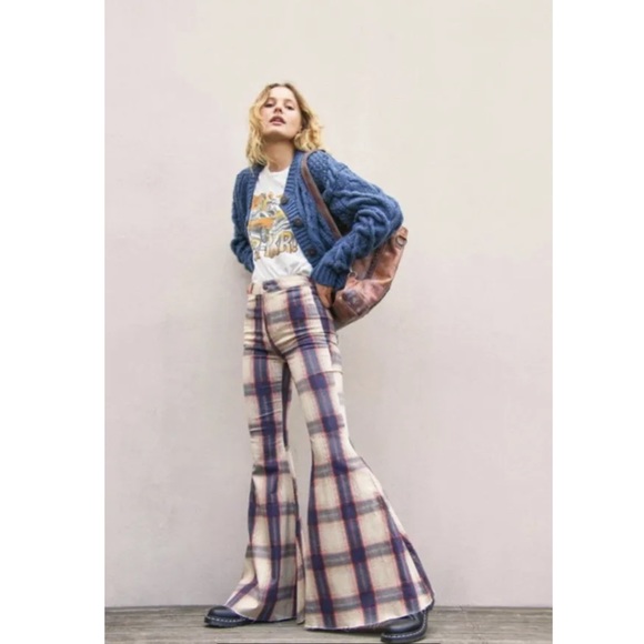 ✨HP✨ NWOTS FP JUST FLOAT ON FLARE JEANS (27) - Picture 2 of 15